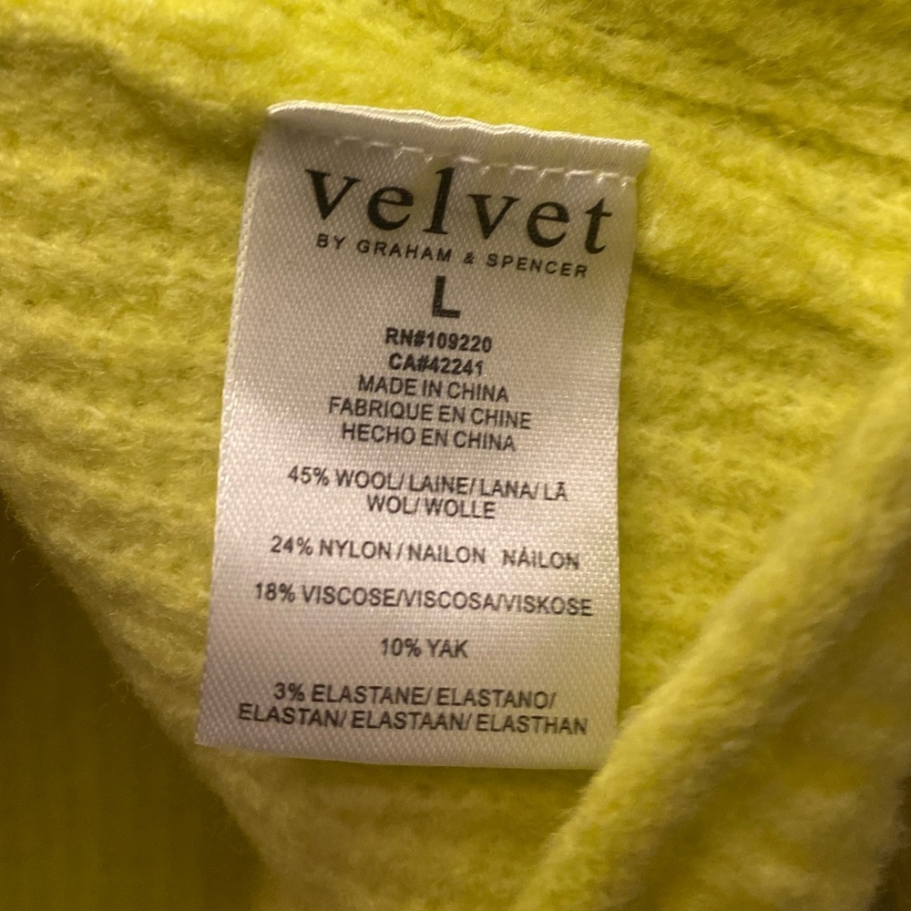 NWT Velvet By Graham & Spencer Women’s Gigi Citron Crewneck Sweater Cabincore - Picture 8 of 8
